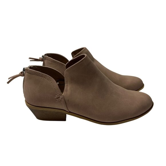 Serra Tan Ankle Booties With Back Zipper and Low Heel Women's Size 8 - Picture 1 of 14